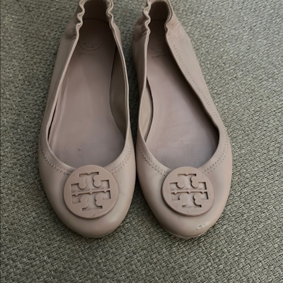 Tory Burch Beige Flats - Picture 1 of 2